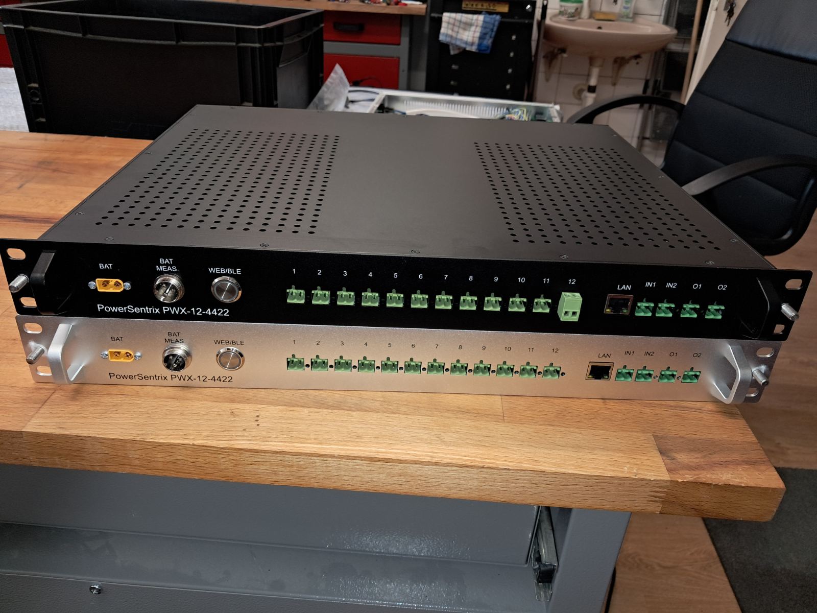 PowerSentrix PWX-12-4422 — black and silver versions